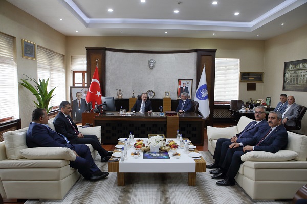 Ticaret Bakanı Mehmet Muş, Çorum'da ziyaretlerde bulundu