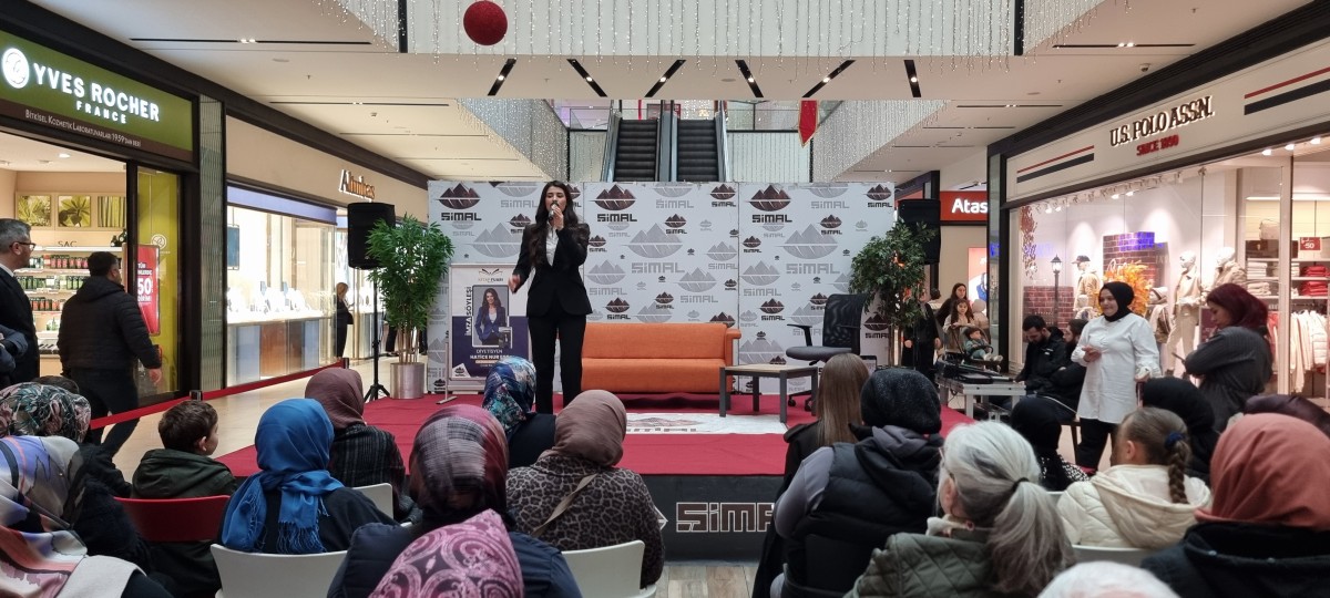 Rize Şimal AVM’de Hatice Nur Ege’ye Yoğun İlgi