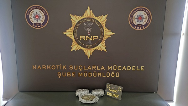 Rize'de uyuşturucu madde ticareti eden 2 kişi yakalandı..