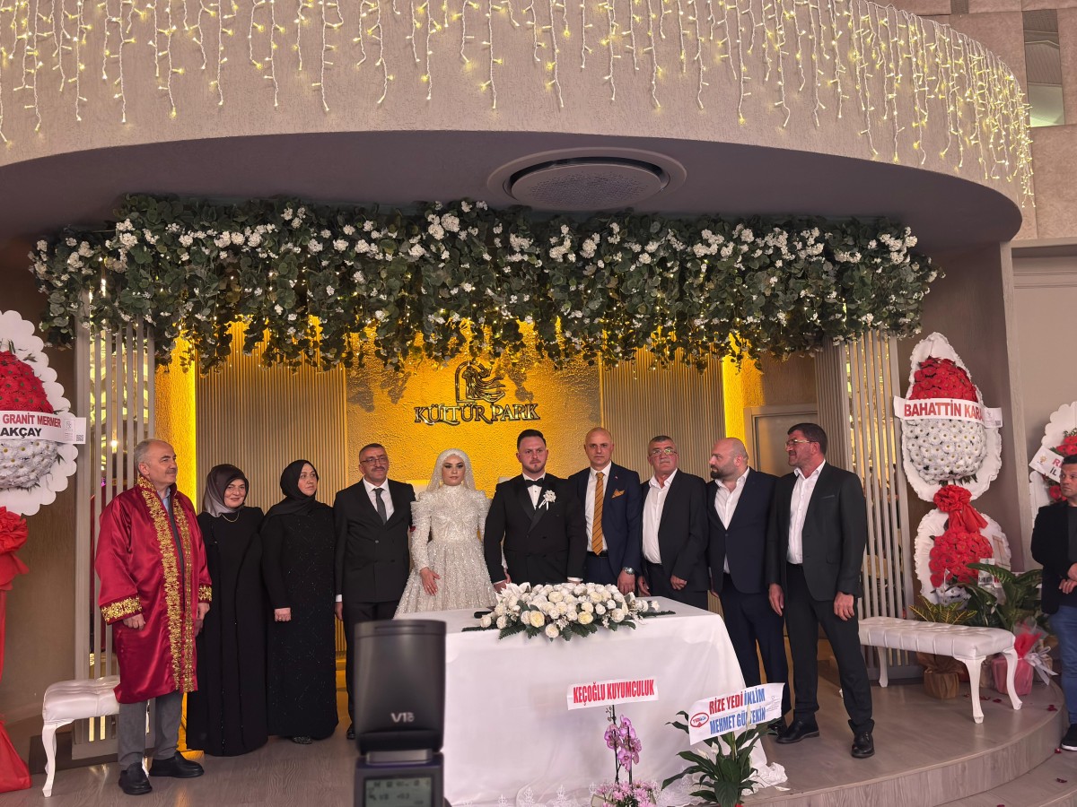 Rize’de Ayşe ve Tugay’ın Mutlu Günü: Nikahı Rize Belediye Başkanı Rahmi Metin Kıydı